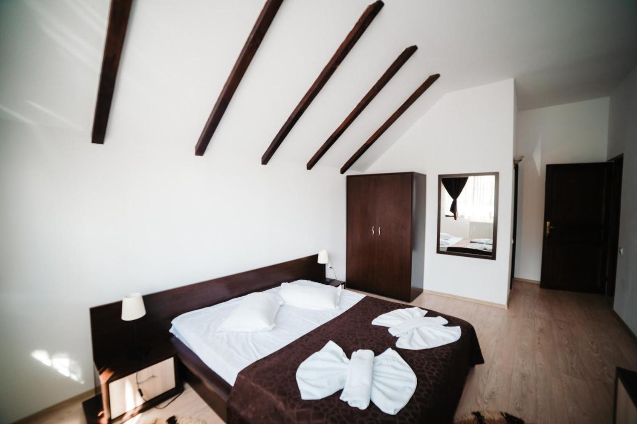 Hotel Boutique Garden Resort By Brancoveanu Moieciu de Jos Esterno foto