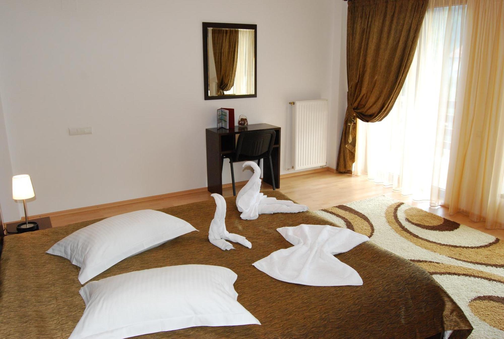 Hotel Boutique Garden Resort By Brancoveanu Moieciu de Jos Esterno foto
